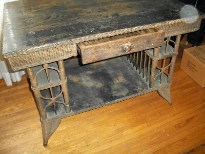 Mesa de mimbre Heywood Wakefield roble años 20? Foto 1 de 4