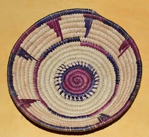 African Hausa Tribal People Woven Coil Traditional Savanna Grass Basket, Nigeria - Imagen 1 de 4