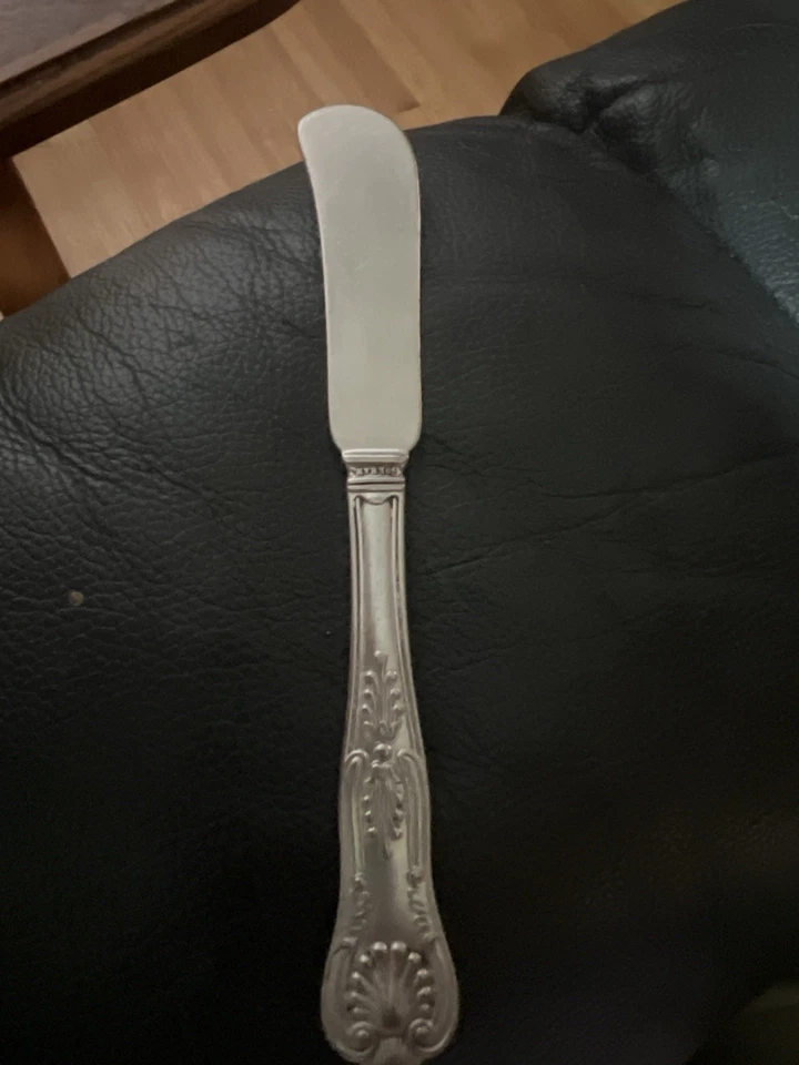 Винтажный посеребренный нож для масла Gorham с декоративной ручкой-свитком столовые приборы PAT 1900 - Изображение 1 из 2
