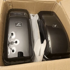 Bolsas de sillín rígidas soportes de equipaje para Dyna, V-ROD, V Star 650, VTX1100 NUEVO - Imagen 1 de 3