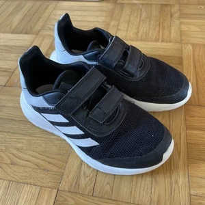 Adidas Sneaker Sportschuhe Schwarz Klettverschluss Gr 33 - Bild 1 von 4