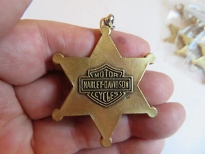 Harley - Davidson "Metall Badge Schlüsselanhänger "Neu" 2 x 2 Zoll groß (siehe Fotos) - Bild 1 von 6
