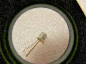 BC109C ITT GERMANY TRANSISTOR TO-18 GOLD LEAD Hi-QUALITY (2pcs) SHIPS FAST USA - Picture 1 of 7