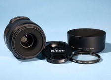 Nikon AF-S DX Micro Nikkor Objektiv 40 mm f/2,8 G + HB-61 Motorhaube * neuwertig & voll funktionsfähig