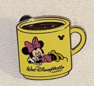 Walt Disney World 2006 Yellow Coffee Mug Minnie Mouse Pin - Picture 1 of 3
