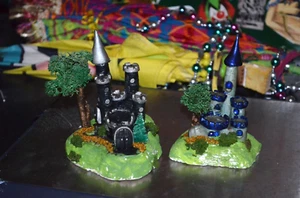 Lot of 2 Hand Sculpted Castle figurine Landscapes - Picture 1 of 14