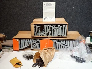 3 Vintage LIONEL POSTWAR # 110 TRESTLE SET WITH ORIGINAL BOXES & PARTS - Picture 1 of 9