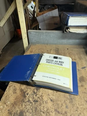 Libro de catálogo de piezas de carrocería de chasis concesionario de autos GM Chevrolet Corvette 1953 1980 Foto 1 de 4