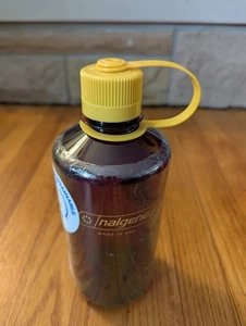 Nalgene 32 fl oz Plastic Narrow Mouth Water Bottle Made in USA BPA Free - Picture 1 of 2