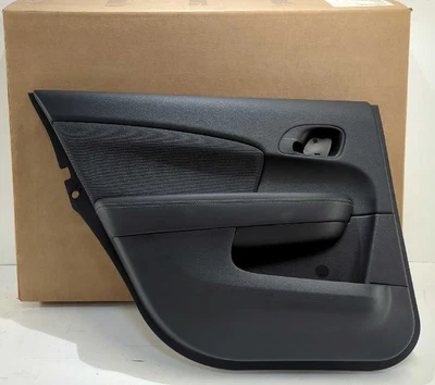 Nuevo panel de moldura de puerta Mopar 2011-2014 Chrysler 200 Limited negro 5 PS971X9AA LH fabricante de equipos originales Foto 1 de 4