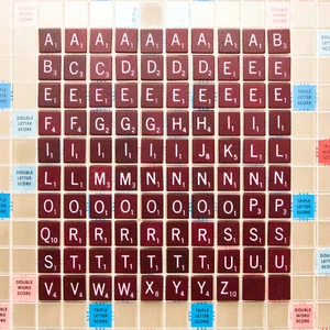 1977 Scrabble Deluxe Edition PICK / CHOOSE x1 Red Wooden REPLACEMENT TILE Only - Picture 1 of 12