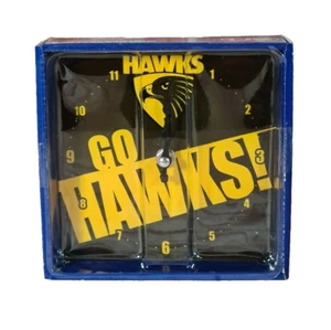 Nuevo en caja AFL Hawthorn Hawks Genuino Mini Vidrio Impresión Licencia Estilo Escritorio Reloj - Imagen 1 de 2