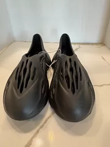 Adidas Yeezy Black 9.5 - Picture 1 of 5