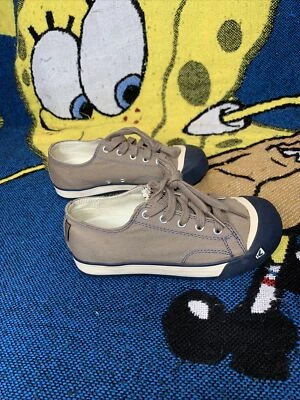 Keen flat, khaki, cotton, canvas sneaker Boys or Girls size 1 skateboard shoe - Image 1 of 4