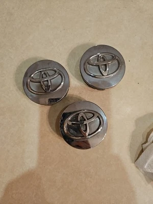 Toyota Camry Avalon Sienna Venza Wheel Center Cap Chrome Finish 42603-08020 - Image 1 of 3