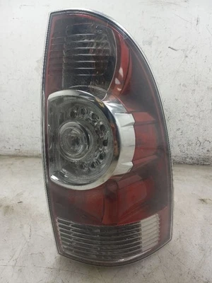 08-15 TOYOTA TACOMA PASSENGER RIGHT TAIL LIGHT LED - Image 1 of 4
