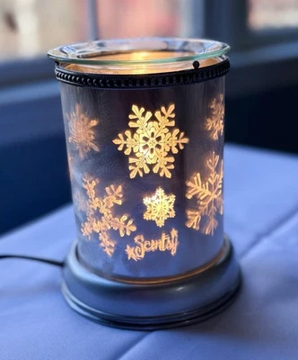 Calentador de cera Scentsy Silver Snowflake Frost Shade colección “Lampshade” tamaño completo Foto 1 de 4