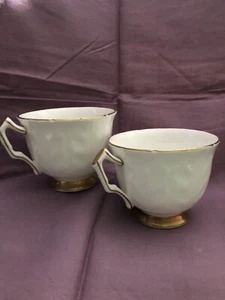 Lot of 2 Aynsley Golden Crocus English Fine White and Gold Tea Cups - Picture 1 of 11