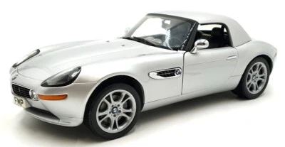 Kyosho 1/12 scale Diecast 08601S BMW Z8 James Bond OO7 The World Is Not Enough - Image 1 of 4