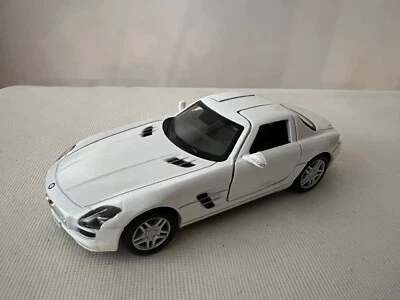 Modellino MERCEDES-BENZ SLS AMG Scala 1/36 Kinsmart - Immagine 1 di 2