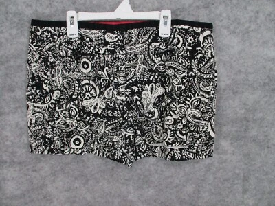 Maurices Women's Shorts Black White 13/14 Cuffed Hem Floral Paisley Flat Front - Image 1 of 4