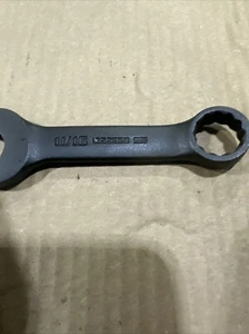 Llave combinada Proto J1222ESB, 11/16”, extremo de caja de 12 puntos, rechoncho, óxido negro - Imagen 1 de 7