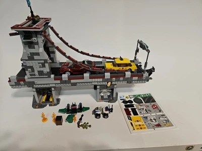LEGO Marvel: Spider-Man: Web Warriors Ultimate Bridge Battle (76057)  - Image 1 of 4
