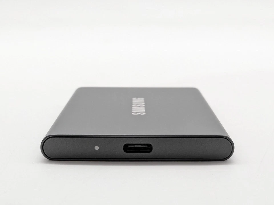 SSD externo portátil Samsung T7 2 TB 1050 MB/s gris Foto 1 de 2