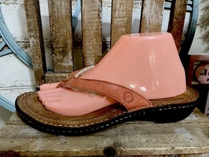 UGG Women's Leather Shearling Fleece Lined Thong Sandal Rubber Sole Sz 9 NEW! - Picture 1 of 8