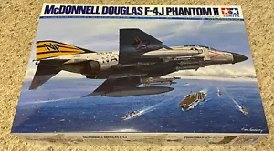 Tamiya 1/32 McDonnell Douglas F-4J Phantom II - Picture 1 of 13