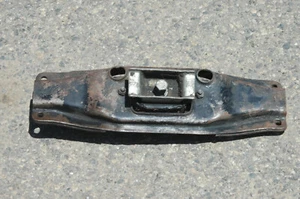 TRIUMPH CENTER - TRANSMISSION MOUNTING CROSS MEMBER - Picture 1 of 4