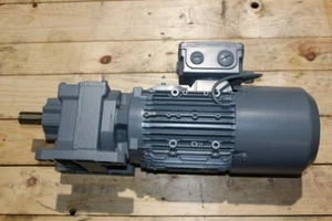Getriebemotor Siemens 2KJ3102-1DE22-2AP1-Z FDU1705/2370145 001 0,75kW Neu - Picture 1 of 5