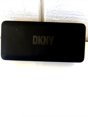 DKNY Donna Karen New York Negro Duro Gafas Gafas de Sol Estuche con Lente Paño Foto 1 de 3