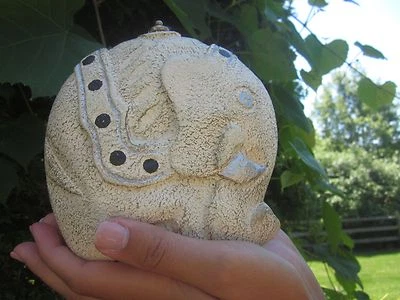 Лот товаров Timmy Woods РЕСПУБЛИКАНСКИЙ СЛОН ПАТРИОТИЧЕСКИЙ Подписанный Minaudiere и кошелек с бисером - Изображение 1 из 4