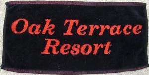 Oak Terrace Resort Golf Handtuch rot und schwarz 7 1/2" x 15 3/4" LQQK!!! - Bild 1 von 2
