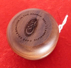 Case XX USA Knife Collectors Walnut Wood Yo-Yo Yoyo MINT - Picture 1 of 3