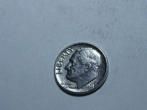 1961  D     Roosevelt Dime - Picture 1 of 2
