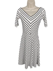 JASPER CONRAN UK 10 WHITE/BLACK STRIPE SHORT SLEEVE V NECK SKATER FLARE DRESS - Picture 1 of 4