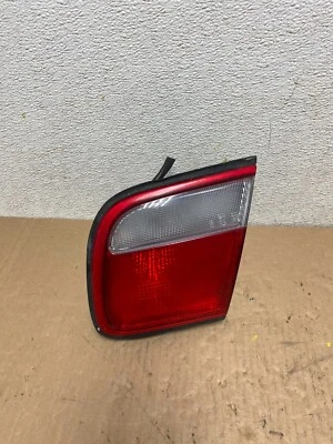 1995 年至 1998 年马自达 Millenia 右乘客右手内尾灯 Oem N1241 DG — 第 1/4 张图片