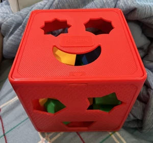 Playskool Form Fitter Shape Sorter Toy with 18 Shapes Vintage Complete -1981-red - Picture 1 of 2