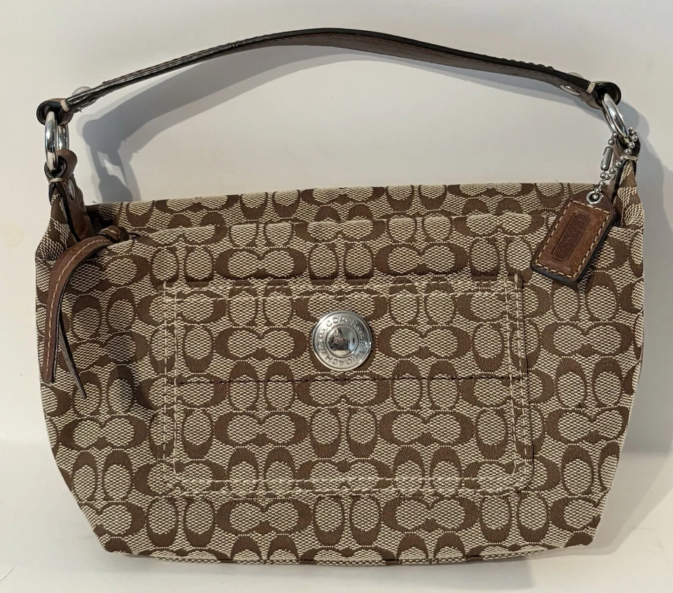 Mini bolso Coach Y2K color tostado y marrón con estampado de monograma de lona 9" x 5" Foto 1 de 4