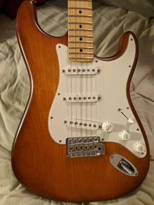 2013 Fender USA Nitro satin Series Strat Honey Burst+Fender soft case/cable - Picture 1 of 20