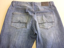 036 MENS EX-COND JAG REG FIT BLUE FADE STRETCH JEANS SZE 32 $120 RRP.