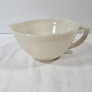 Anchor Hocking Fire King weiß Rührschüssel mit D-Griff Ausgießer Vintage - Bild 1 von 7