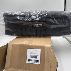 YETI Lowlands Blanket Smoke Blue Travel Bag Camping Hiking Outdoor Dogs - Picture 1 of 3