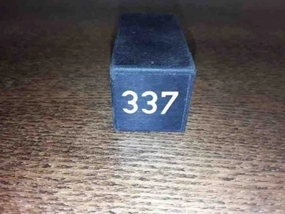 AUDI A6 Avant 4A, C4 Relays 4A0907413 2.50 Diesel 103kw 1996 25464290 - Image 1 of 3