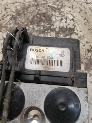 ABS Brake Pump Control Module Fits 1997-1998 Subaru Legacy — 第 1/4 张图片