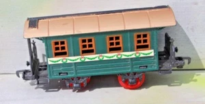Gold Lok Toys, Christmas Wreath Passenger Train Car, Broke - Bild 1 von 8