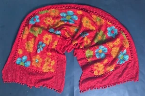 Bunter Blumen Schal mit Bommelborte Flower Power Gogo skurril Boho Spaß verspielt - Bild 1 von 5