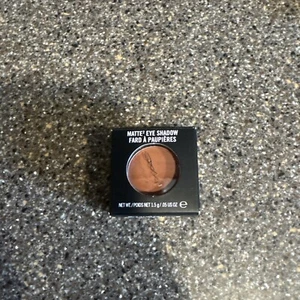 MAC Eye Shadow - Brown Script Matte - Full Size New in Box - Rare! - Picture 1 of 3